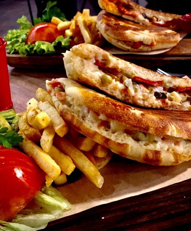 Karışık Bazlama Tost